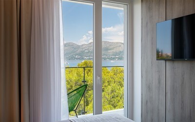 Gold Partial Sea View Room with Balcony