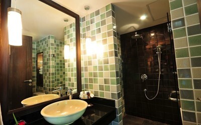 Sea View Grande Deluxe Buildinq