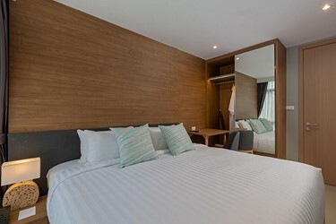 Family Suite with Outdoor Bathtub