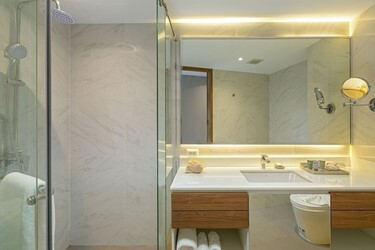 Family Suite with Outdoor Bathtub
