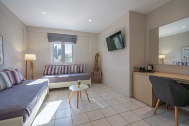 Executive Suite (up to 4 Pax)
