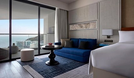 Elegant Ocean View Room 1 King
