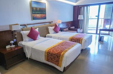 180° Oceanview Twin Bed Room