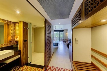Superior Garden Terrace