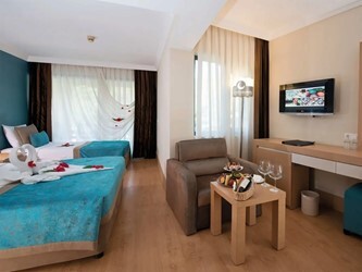Standard Room Sea & Pool Side