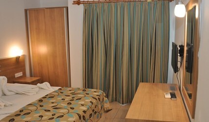 Large Family Room With Bunkbed