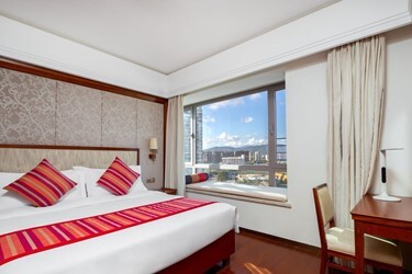 Deluxe Sea View Parent-Child Suite