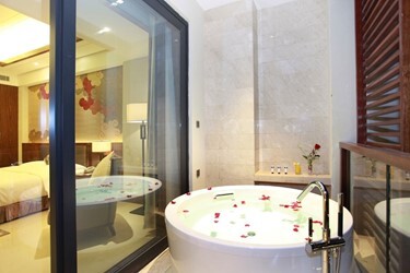 Deluxe Sea View Room