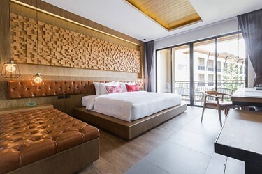 Deluxe Over the Pool