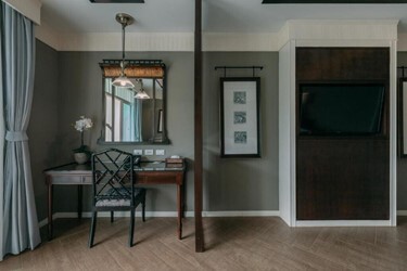 Deluxe Pool Access Room
