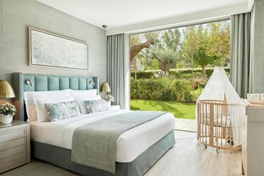 Deluxe One Bedroom Suite Grand Balcony