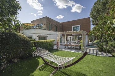 Villa Ela Palace