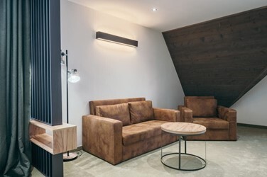 APT Apartment 4+
