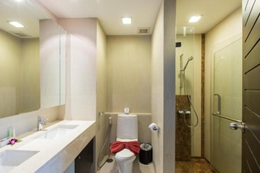 2-Bedroom Poolside Apartment