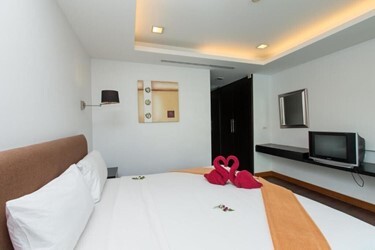 2-Bedroom Poolside Apartment