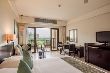 Deluxe Oceanfront Room