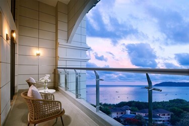 One King One Single Bed Suite with Ocean View