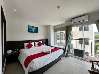 Deluxe King Room