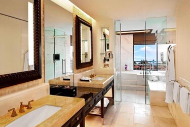 Premium Ocean View Room Queen