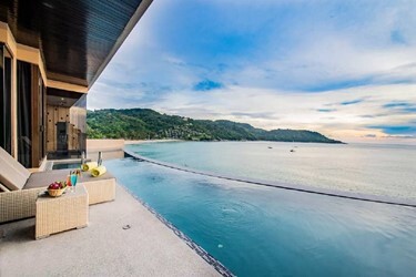 Honeymoon Private Pool Suite