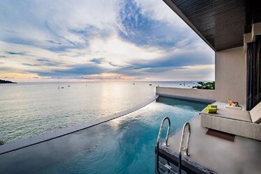 Honeymoon Private Pool Suite