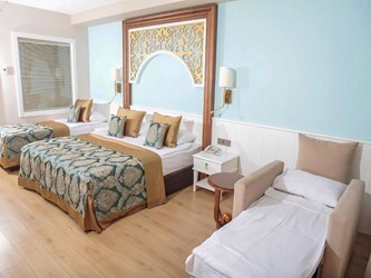 Family 2 Room Roh