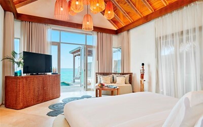 Sunrise Water Villa with Pool