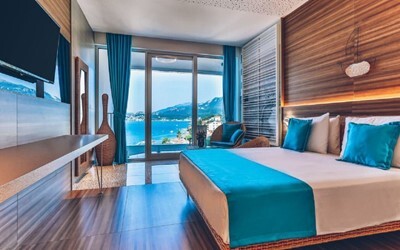 Deluxe Sea View Priority Location