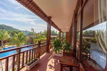 Deluxe Pool View