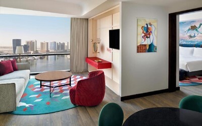 Interconnecting Family Room