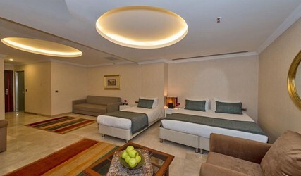 Three-Bedroom Luxury Family Suite - Free Access to Spa