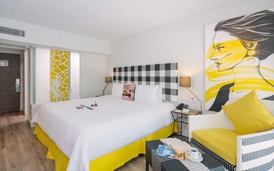 Premier Pool View Room