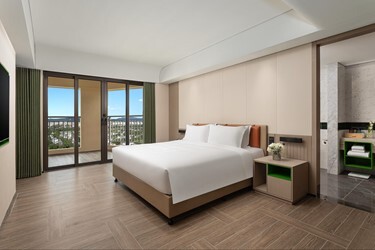 Deluxe Oceanview High Floor