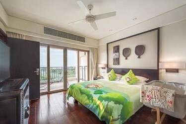 Kids Suite with Garden View