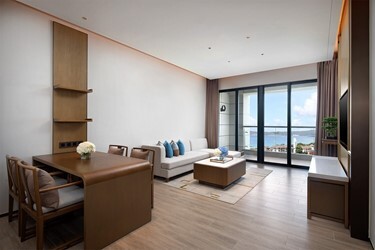 One King Two Twin Beds Two bedroom Suite Ocean View