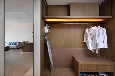 One King Two Twin Beds Two bedroom Suite Ocean View