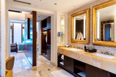 Royal Seaside Pool Villa (Two-Bedroom)