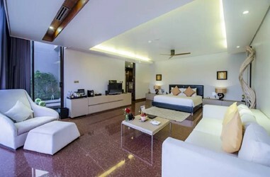 Grand Private Pool Suite