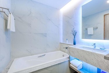 Deluxe Pool Facing Room
