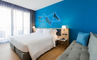 Deluxe Pool Facing Room