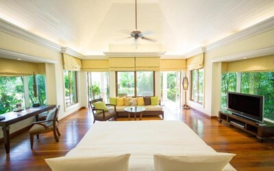 Pool Bungalow