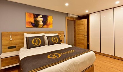 Three Bedroom Sea View Apartment