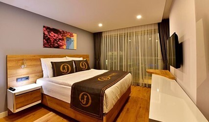 Three Bedroom Sea View Apartment