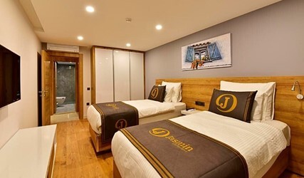Three Bedroom Sea View Apartment