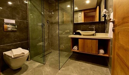 Three Bedroom Sea View Apartment
