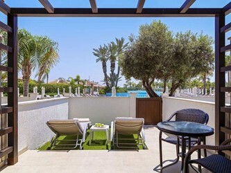 Deluxe Superior Room With Private Garden