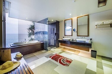 Deluxe Private Pool Suite