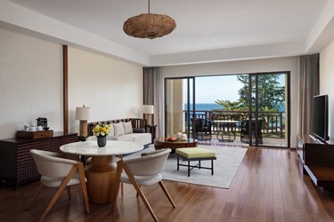 1 BR Club Ocean Suite - 1 King