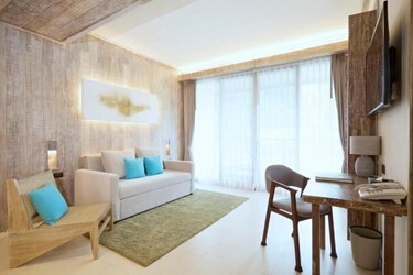 1-bedroom Pool View Suite