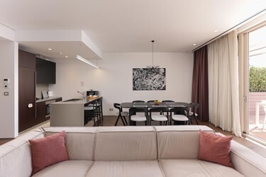 3 Bedroom Sea View Line